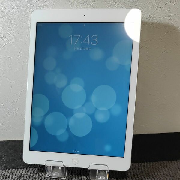 【中古品】iPad Air 16GB docomo シルバー