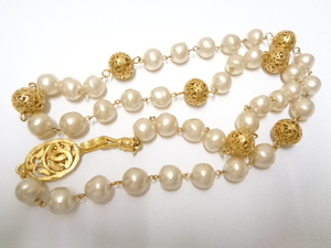 CHANEL Chanel long necklace 95A large sphere fake pearl × Gold Vintage 