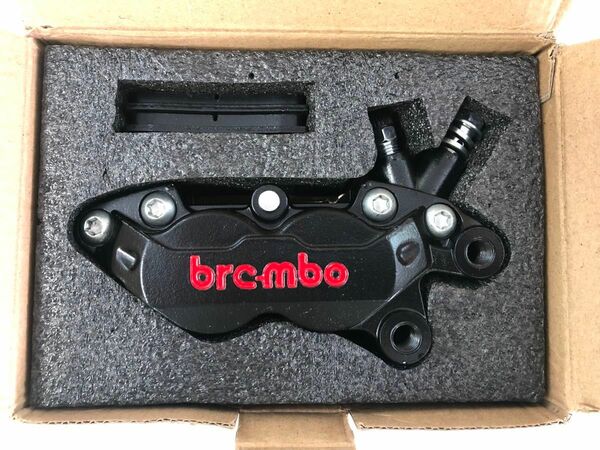 ブレンボ　ブレーキキャリパー　4ポット brembo 右側用