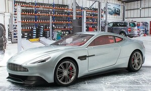 オートアート 1/18 2015 アストン マーティン ヴァンキッシュ S 2代目 シルバー Aston Martin Vanquish ジャンク 部品取り 70248 送料無料