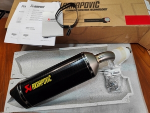 新品★AKRAPOVIC e26 カーボン スリップオンマフラー マフラー CBR400R CBR500R CB500X 400X 2019 2023 HONDA S-H5SO4-HRC/1 S-H5S04-HRC/1