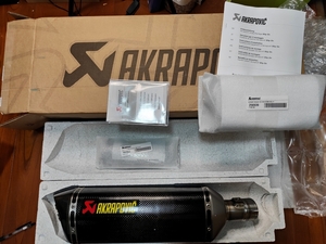 30%OFF★AKRAPOVIC e26 カーボン スリップオンマフラー マフラー GSX-R1000 2017 2023 SUZUKI スズキ S-S10SO12-HRC S-S10S012-HRC