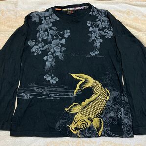 和柄　鯉長袖Tシャツ