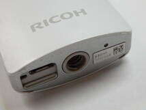 105D653E♪ RICOH THETA（シータ）ｍ15 360度カメラ XFS-RSWC201 ホワイト 通電のみ確認済み 中古 _画像3