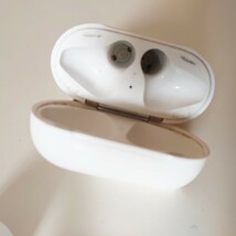 Apple アップル AirPods エアポッズ モデル A1602 第1世代 正規店購入品　イヤホン ワイヤレスイヤホン_画像7