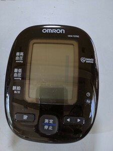 24M05-96N: 【OMRON】 オムロン 上腕式血圧計 HEM-7270C　動作確認済