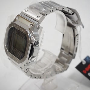 Th961413 カシオ 腕時計 G-SHOCK GMW-B5000D-1JF ソーラー電波 フルメタルシルバー メンズ CASIO 未使用の画像4