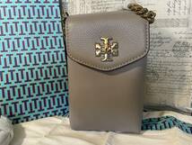 ◆ トリーバーチ クロスボティ モカ アウトレット商品 ◆ TORYBURCH KIRA MIXED-MATERIALS PHONE CROSSBODY_画像1