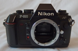 NIKON F-501　本体のみ　動作未確認　送料込み /　ニコン