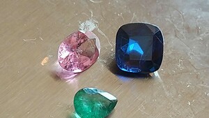  natural large grain royal blue color sa. fire natural pink tourmaline natural emerald 