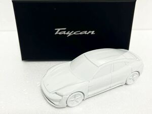 限定　非売品　ポルシェ　タイカン　白　ペーパーウェイト　PORSCHE Taycan limited Edition