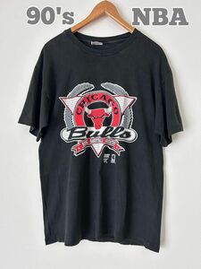 90's 古着　NBA Chicago Bulls シカゴブルズ Tシャツ　プリントTシャツ　スミクロ　USA製