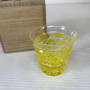 2404606-030 произведение остров Цу Satsuma порез . цвет .. стекло стакан для холодного сакэ остров Цу .... Satsuma изделия из стекла вместе с ящиком 