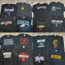 USA古着卸 まとめ売り ④チーム カレッジ系 黒Tシャツ16枚 ベール アソート NFL NBA MLB プロスポーツ M/L/XL_画像1