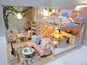  miniature doll house *. pretty pink. house *.