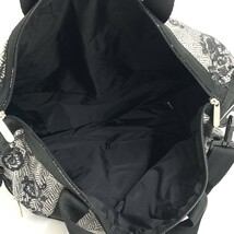 美品◆LeSportsac レスポートサック 2WAYボストンバッグ◆ ブラック ナイロン フラワー×ヘリンボーン柄 レディース ドラムバッグ bag 鞄_画像4