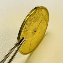 縁起物 牡丹 鶴 松 穴銭 記念幣 コイン メタル 重6.29g_画像3
