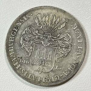 ドイツ 硬貨 古銭 ハンブルク 1735年 自由ハンザ都市 ヘルメット 紋章 帝国双頭の鷲 コイン 重29.55g