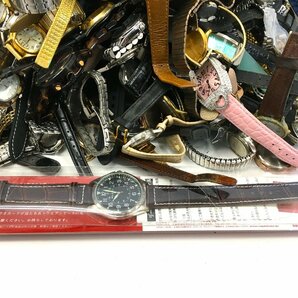 ▲二宮店▲【現状品】U5-9 腕時計 ジャンク まとめ売り 総重量8.4kg メーカー色々 メンズ/レディース/他の画像3