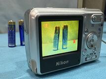 動作確認済み Nikon COOLPIX L3 シルバー 単3電池2本で稼働 ニコン コンパクトデジタルカメラ_画像2