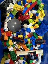 LEGO レゴ ブロック 大量 まとめ売り 約1.6kg 乗り物 ブロック パーツ フィグ アニマル 青いバケツ など 色々 ⑧80_画像9