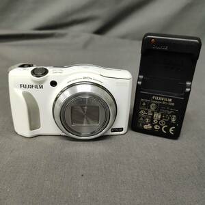 060516 260675 FUJIFILM 富士フィルム FinePix F820EXR コンパクトデジタルカメラ ホワイト ジャンク品