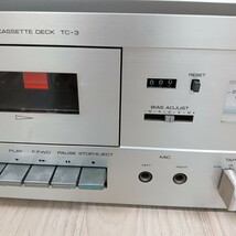 B47 ヤマハ YAMAHA NATURAL SOUND STEREO CASSETTE DECK TC-3 カセットデッキ オーディオ機器 通電確認済み 現状品_画像7