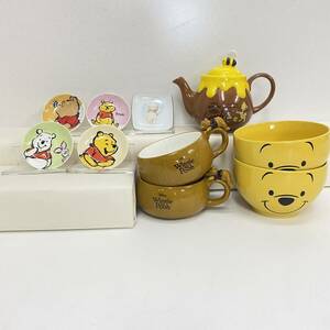 T43 Winnie the Pooh Winnie The Pooh 212 KITCHEN STORE teapot Tokyo Disney resort bowl pair mug .... mug small plate 