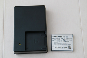 < Ricoh зарядное устройство > RICOH оригинальный charger BJ-10 оригинальный аккумулятор DB-100