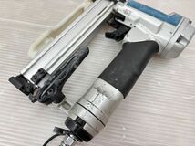 ★ makita マキタ AT425AK エアタッカ 4mm 常圧 本体 ケース付き 中古_画像9