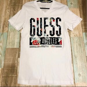 GUESS ロゴ　Tシャツ　美品海外サイズ・メンズXS（日本メンズSサイズ、レディースM相当）