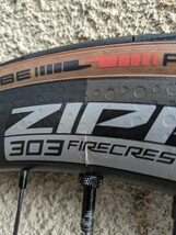 ZIPP 303 Firecrest チューブレス ディスクブレーキ ホイールセット シマノフリー11S 対応 （難あり）_画像4