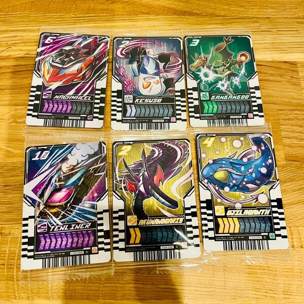 仮面ライダーガッチャード　ウエハース　03 