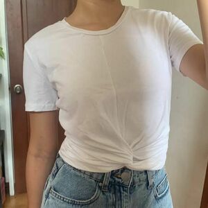 ザラ ZARA ホワイト 半袖 Tシャツ インナー シンプル トップス ショート丈　ミニT チビT 白　 カットソー　ねじり