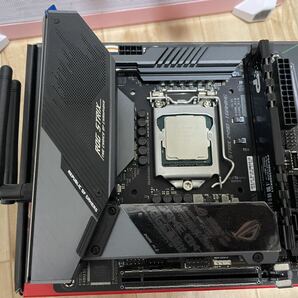 ASUS ROG z490 i gaming itxマザーボード i3 10105f メモリ4gb？ セット LGA1200の画像1