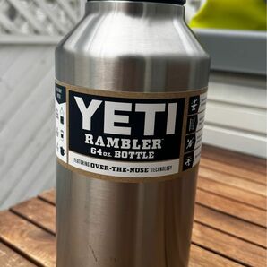 YETI イエティランブラー 64oz ステンレス保温ボトル