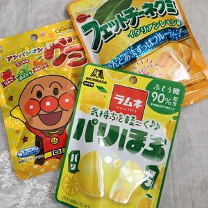 3点お菓子セット　アンパンマングミ　フェットチーネグミ　イタリアンレモン味　ラムネ　パリほろ　新品　賞味期限 24.9〜