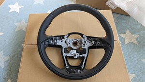 Toyota　ヤリス Genuineレザー　Steering New vehicle外し Steering　革巻き