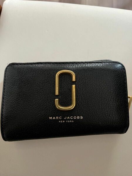 MARC JACOBS 二つ折り財布