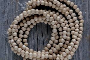 ＊wood beads