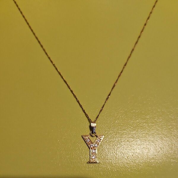 YG K18 イエローゴールド　ダイヤモンド　イニシャル　ネックレス　チャーム　チェーン　スクリューチェーンネックレス