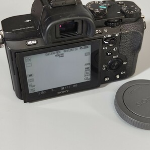 【ジャンク】SONY α7II 本体+バッテリーのみ 部品取りにどうぞの画像3