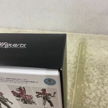 1円〜 未開封 S.H.Figuarts 真骨彫製法 仮面ライダーディケイド コンプリートフォーム_画像3