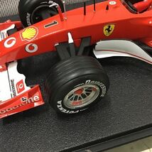 1円〜 ホットウィール 1/18 フェラーリ F-2002 ミハエル・シューマッハ_画像6