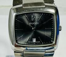 ● GUCCI グッチ 8500M スクエア クオーツ グレー文字盤 メンズ腕時計 （コマ付）/265633/515-51_画像1