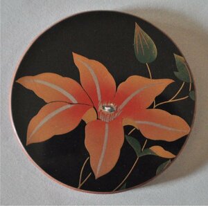 ナンタケットバスケット用の花金蒔絵のラウンドベース