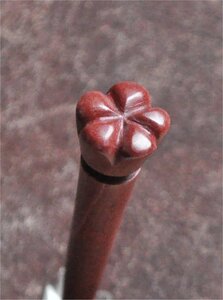 ピンクアイボリーのナンタケットバスケット用の花デザインペグ
