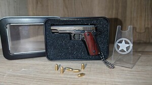 精巧1/3スケール ミニチュアモデルガン　コルトM1911 ガバメント　ウッドグリップ　ガンカラー　保存BOX＋スタンド＋追加ダミーカート