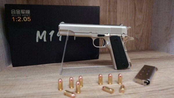 精巧1/2スケール　ミニチュアモデルガン　コルトM1911 ガバメント シルバー　追加ダミーカートセット