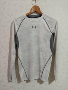 アンダーアーマー　underarmour　トップス　長袖　インナー